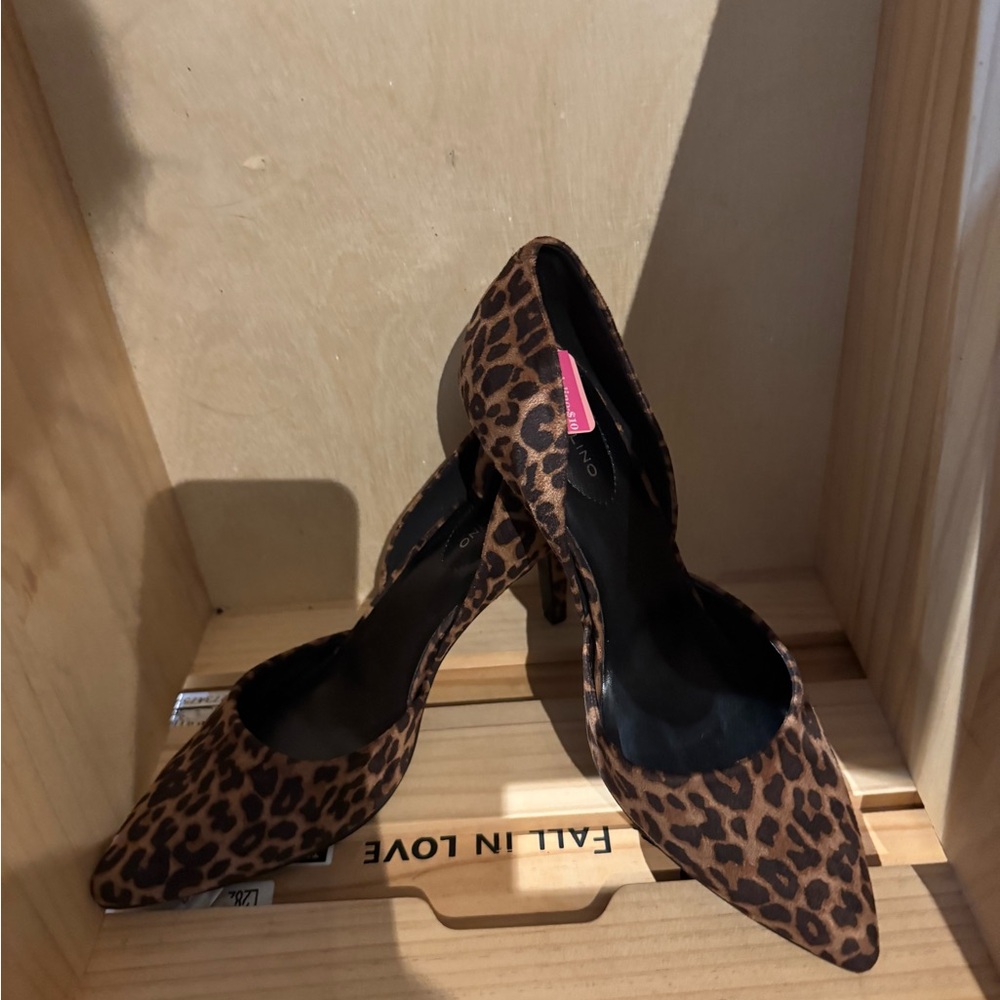 Chic Leopard Print Heels